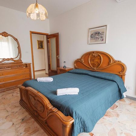 Appartamento La Casa Della Posta Vallecrosia Esterno foto